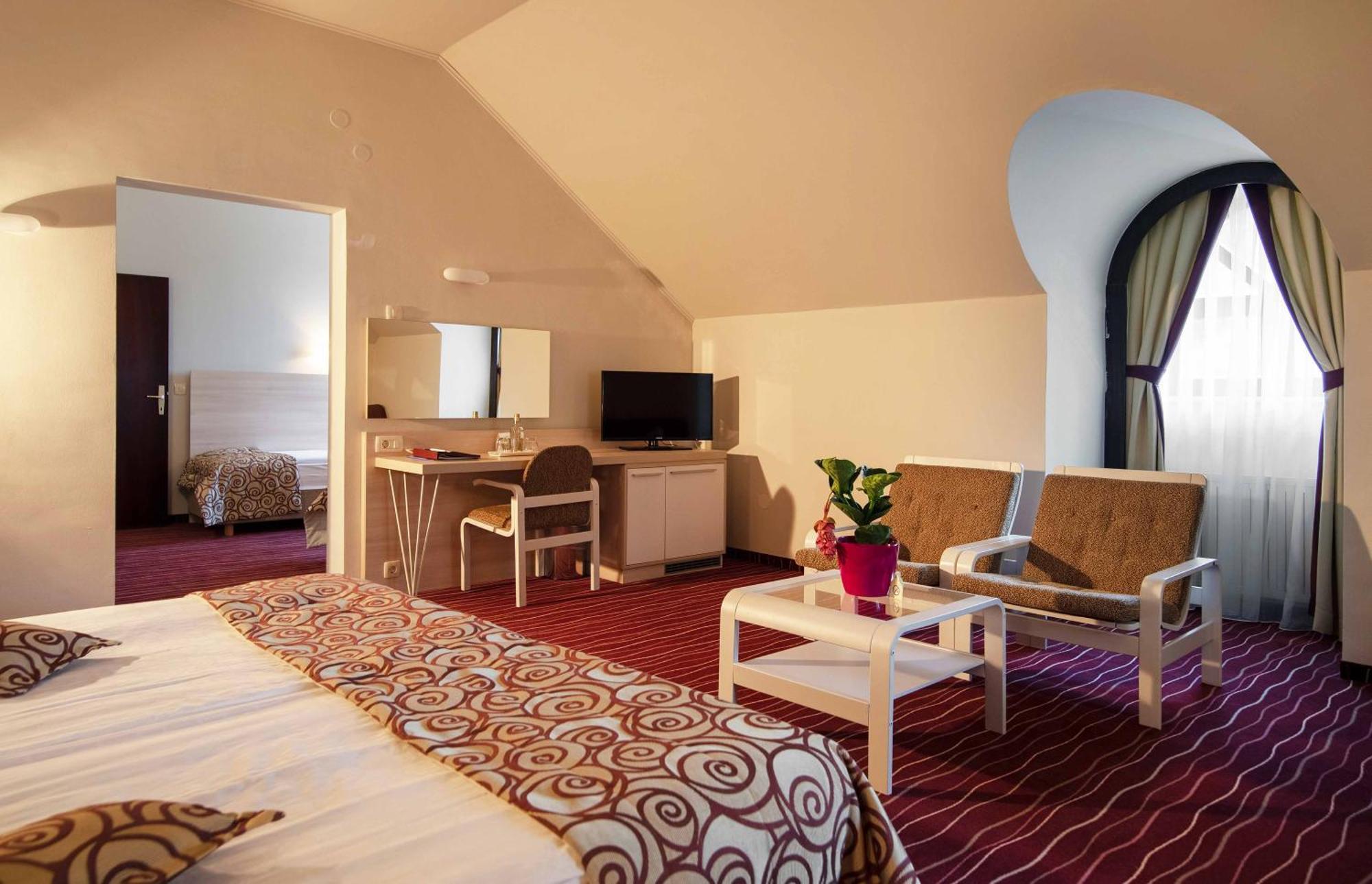 Hotel Zagreb - Health & Beauty โรกัชกา สลาทินา ห้อง รูปภาพ