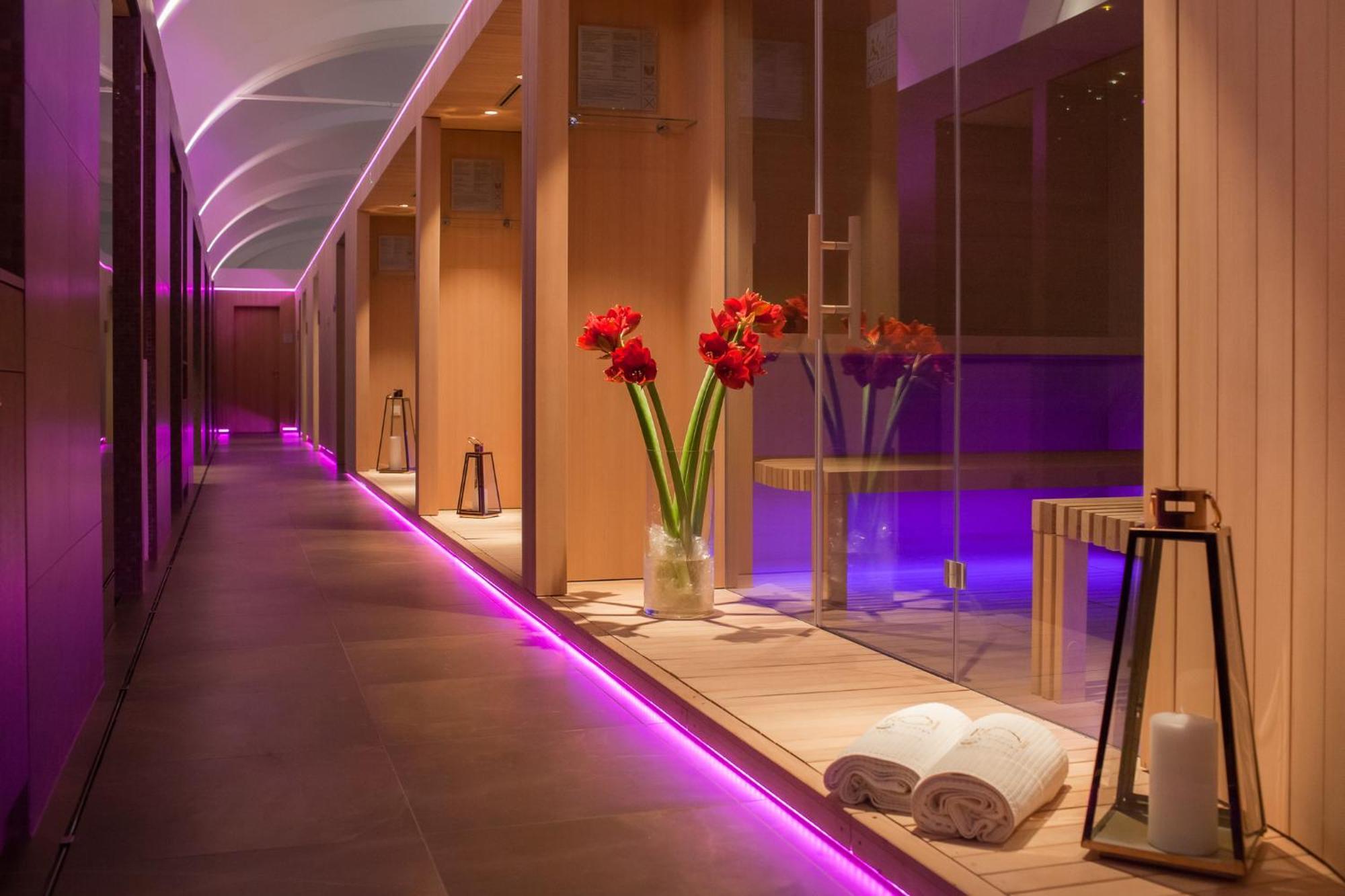 Hotel Zagreb - Health & Beauty โรกัชกา สลาทินา ภายนอก รูปภาพ