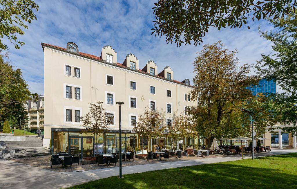 Hotel Zagreb - Health & Beauty โรกัชกา สลาทินา ภายนอก รูปภาพ