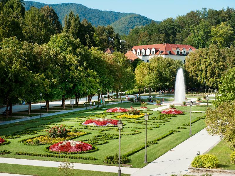 Hotel Zagreb - Health & Beauty โรกัชกา สลาทินา ภายนอก รูปภาพ