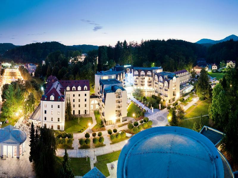 Hotel Zagreb - Health & Beauty โรกัชกา สลาทินา ภายนอก รูปภาพ